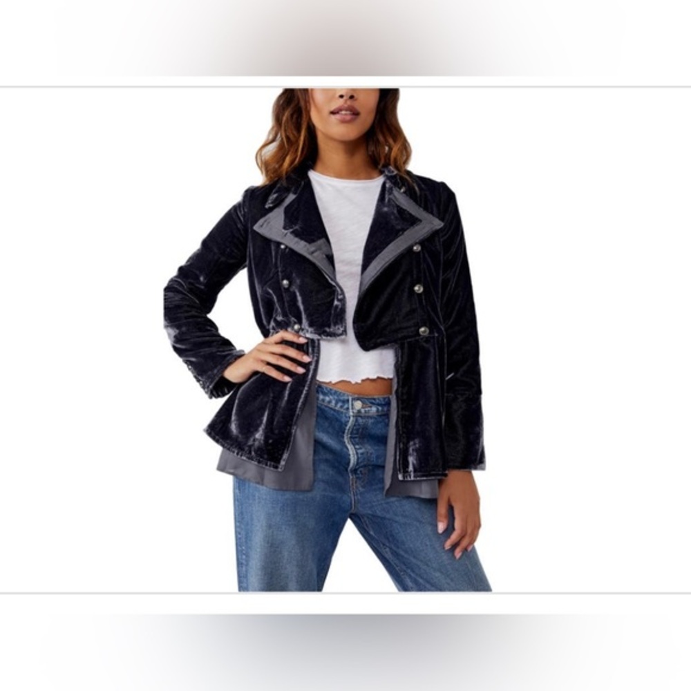 Free People Faye black Ebony Velvet Jacket Size Small brand new